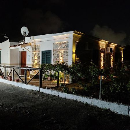 Villa Casa Spezzara à Santa Domenica  Extérieur photo