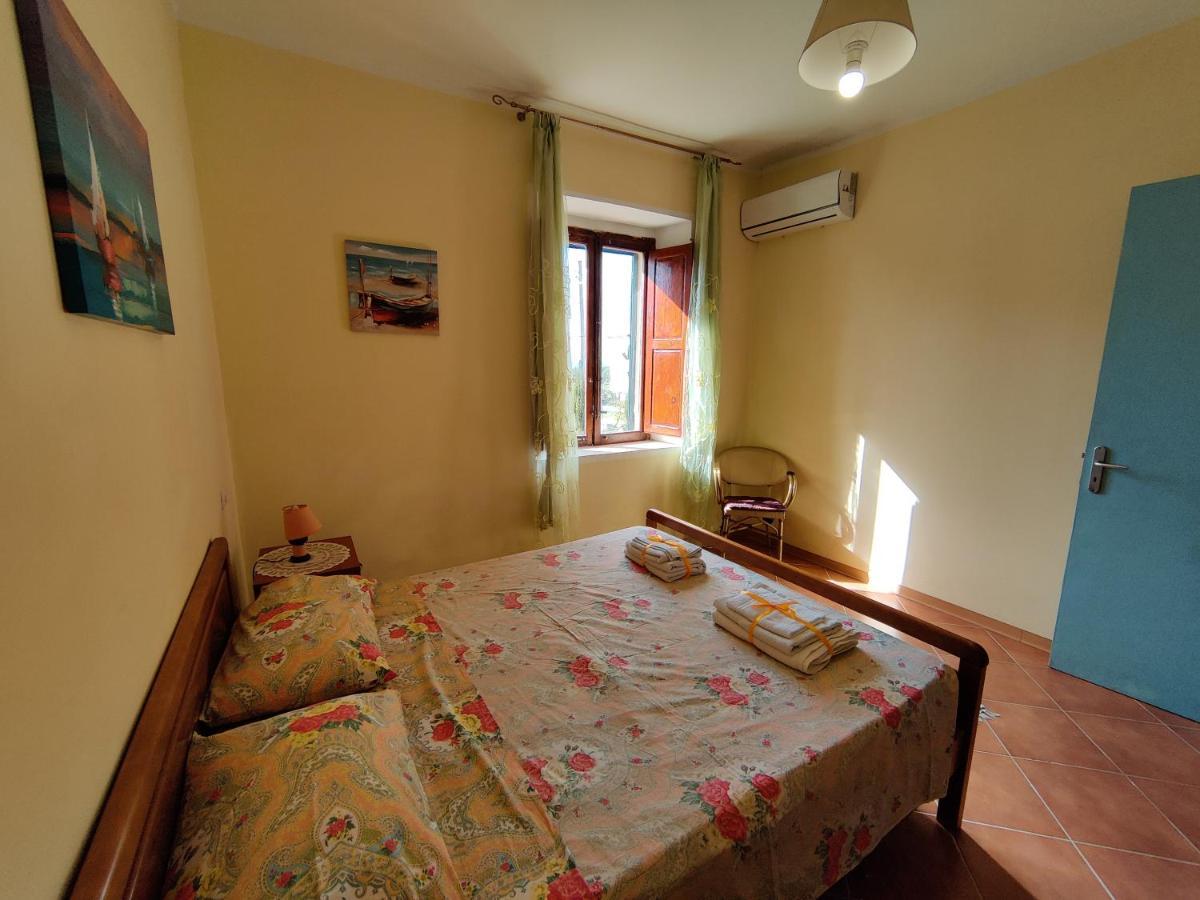 Villa Casa Spezzara à Santa Domenica  Extérieur photo