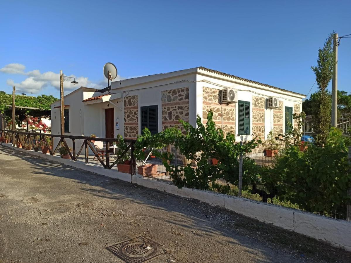 Villa Casa Spezzara à Santa Domenica  Extérieur photo